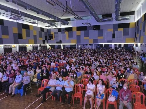 大都会/加影育华华中,通过中秋活动筹获11万6178令吉“人行道遮雨栅兼候车亭”费