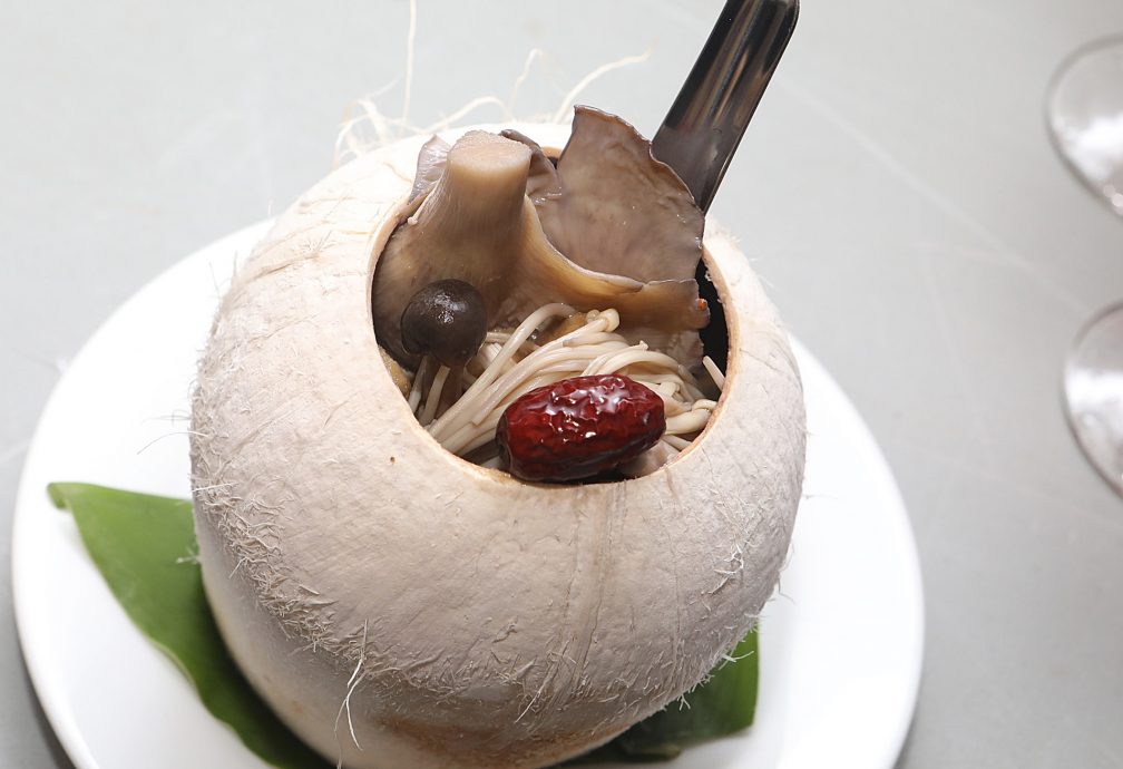 大都会/封底头/隆雪中总慈善蔬宴