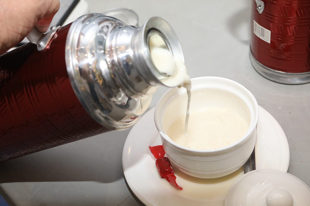 大都会/封底头/隆雪中总慈善蔬宴