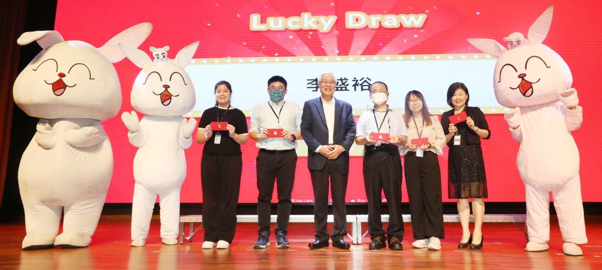 大都会/早报头/滨华拨10万令吉“百年百千教师节幸运奖”