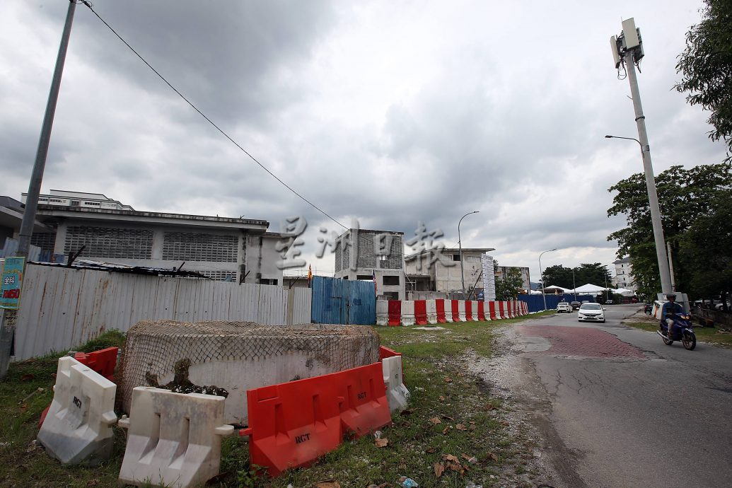 陈瑞雯与市议会主席巡排污系统工程