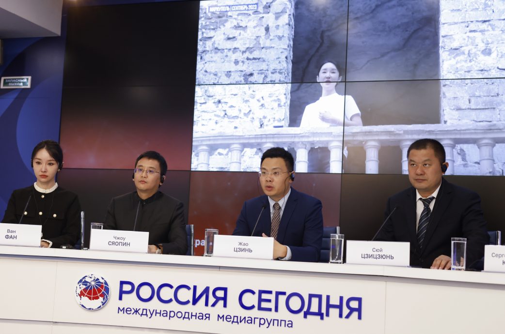 天下事 中国女歌手赴俄占领区高歌 挨批低级红拖累外交