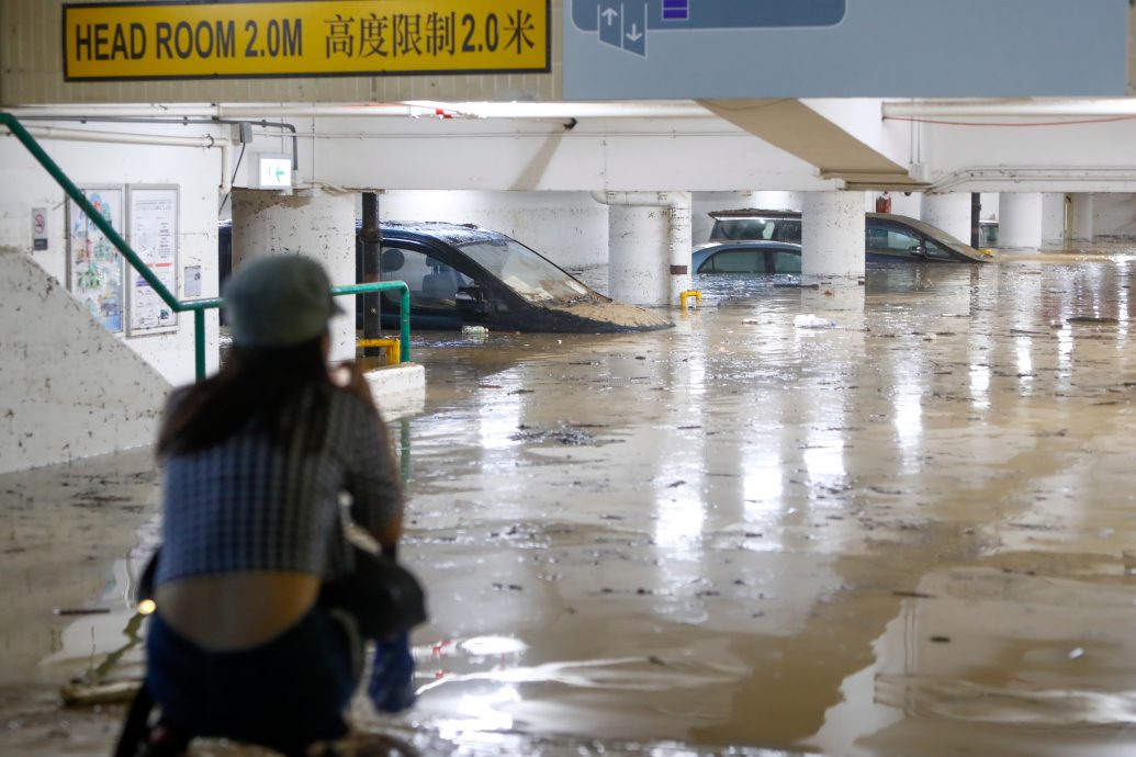  天下事主文∕ 广东多地持续暴雨   深圳水库凌晨排洪