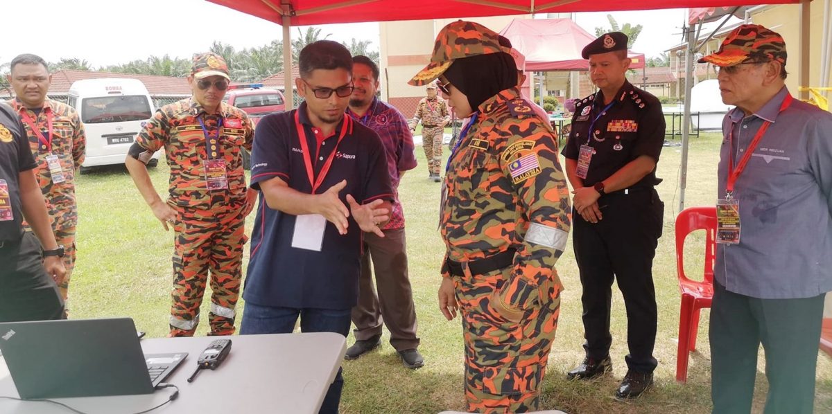 安顺医院爆炸倒塌 模拟演习拯救逼真