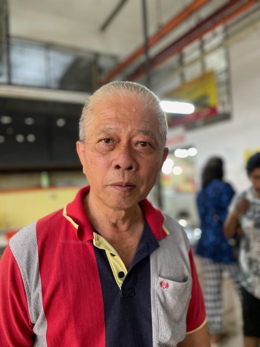 封面-大都会:65岁以上小贩巴刹档口不续租引不满/12图