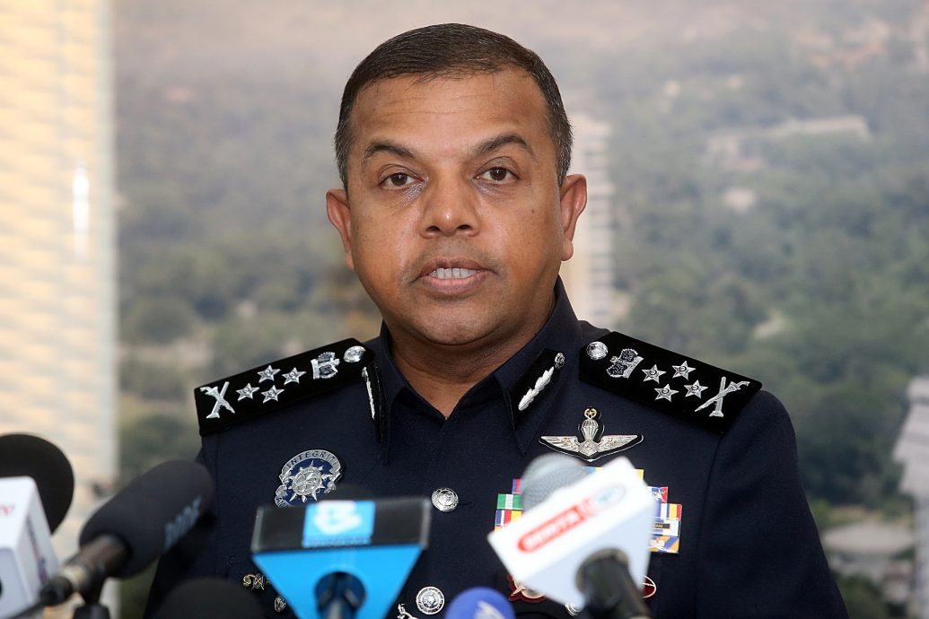 封面副文∕取代前文:卢爱璇拥有逾9320万资产