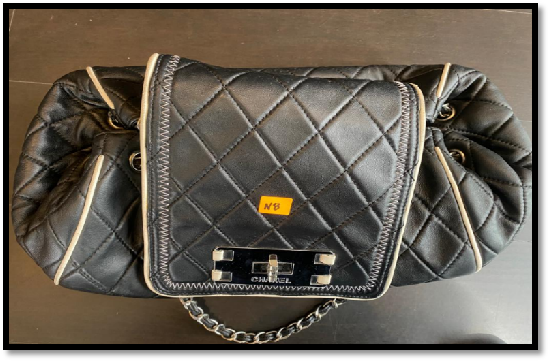 封面副文∕取代前文:卢爱璇拥有逾9320万资产