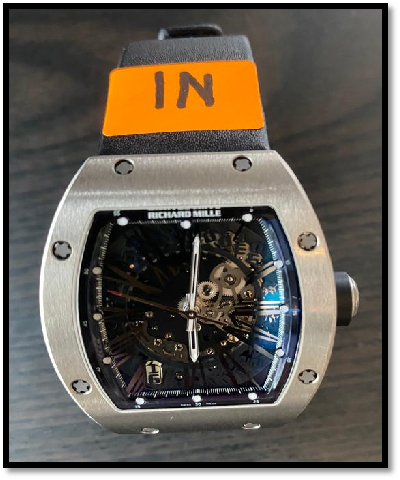 封面副文∕取代前文:卢爱璇拥有逾9320万资产