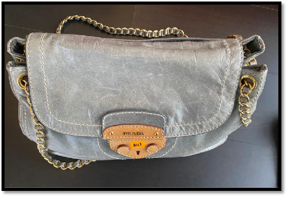 封面副文∕取代前文:卢爱璇拥有逾9320万资产