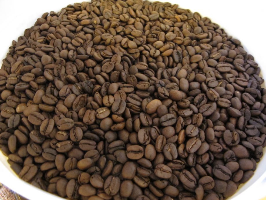 封面//大都会/咖啡豆价格涨，咖啡店业者暂不涨价/ 6图  