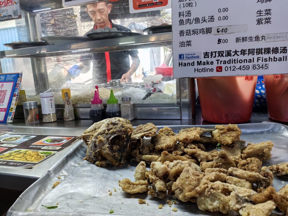 小贩:袋装食油难找 盼直接送油代替津贴