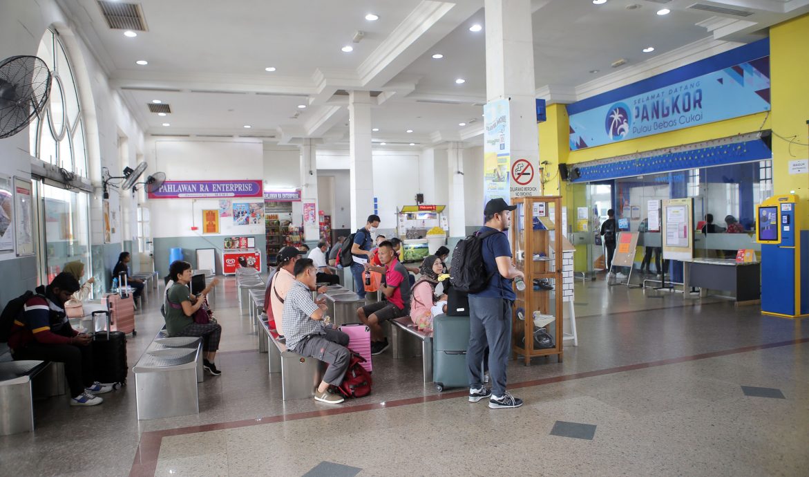 尼查:怡警区总部觅地搬迁 推动怡火车站综合计划