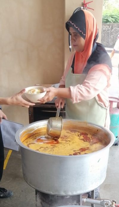 **已签发**柔︰封面:【善心美事】︰昔青年慈善俱乐部,“校园爱心食物”助清寒生