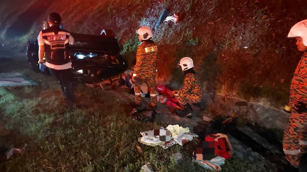 **已签发**柔:南北大道2摩托与汽车连环撞,酿2死6伤