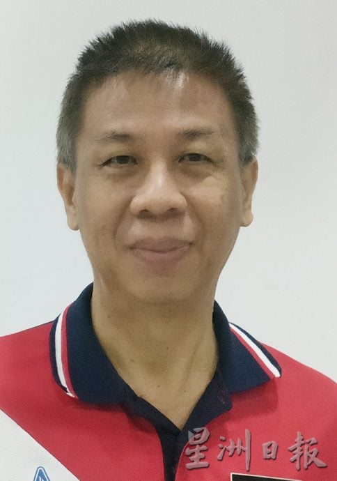 **已签发**柔：头条之一：【特稿】：古来15华小11校长陆续退休，当局受促更妥善处理