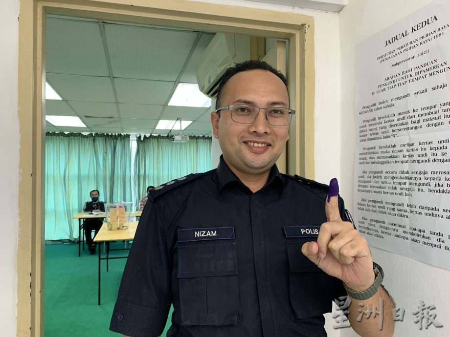 **已签发**柔：柔双补选提前投票日，甘拔士警局投票率达95%