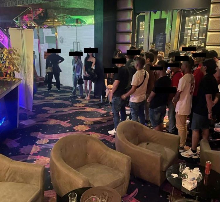 **已签发**柔:柔警突击新山2娱乐场所,扣58吸毒男女、4外籍人士及1通缉犯