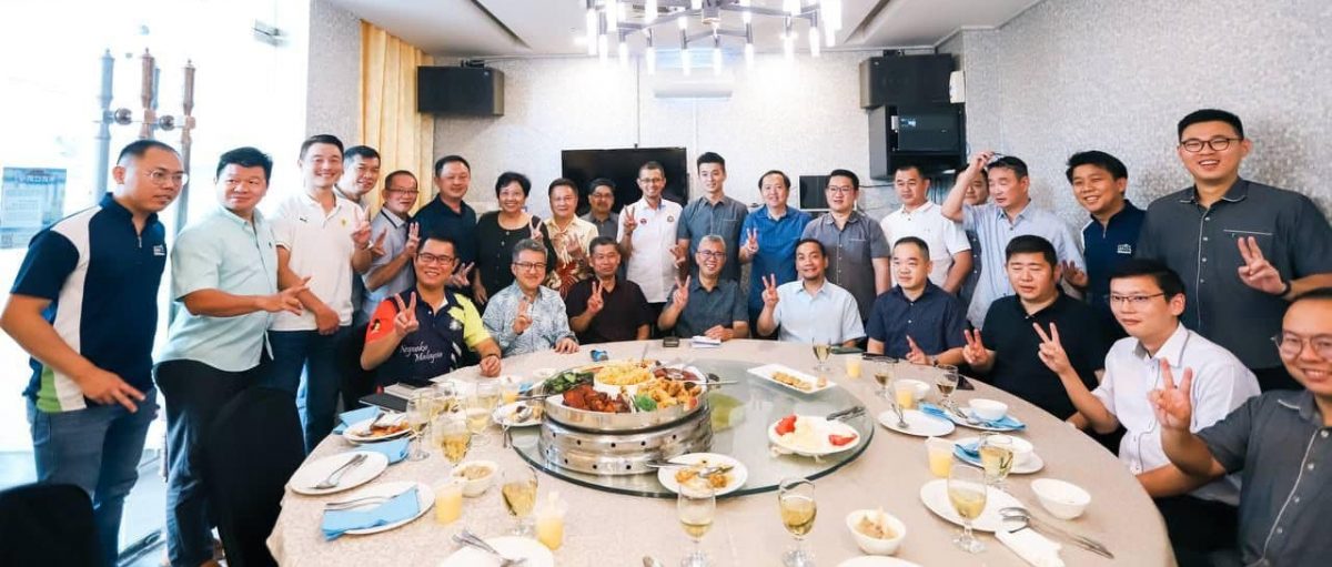 **已签发**柔:第三版头条:大臣:望与联邦和私人界合作,为家具业者制订全面计划
