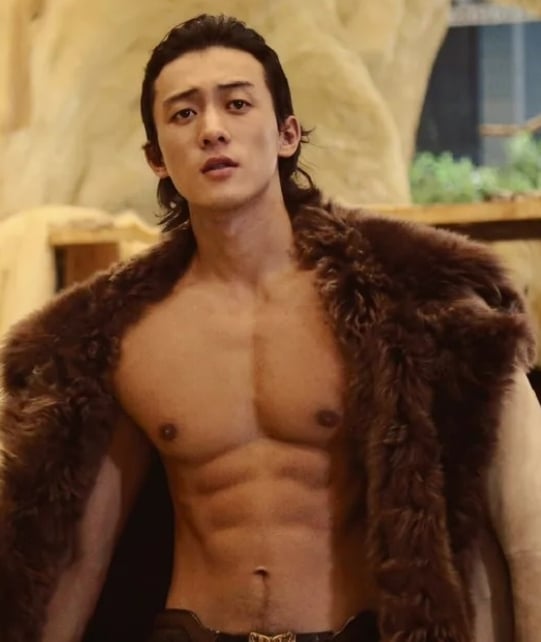 张云龙变最遥远的距离 锺楚曦被拍当街牵手新欢