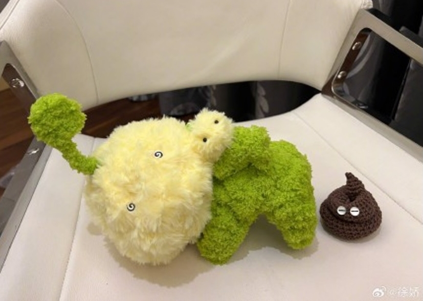 徐娇回归周星驰公司 星爷见“儿子”吓到缩一缩