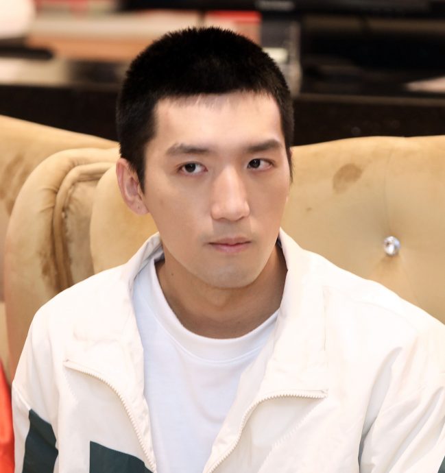 徐娇把原腾摔到轻微脑震荡 张景昀遇灵异烧符保命