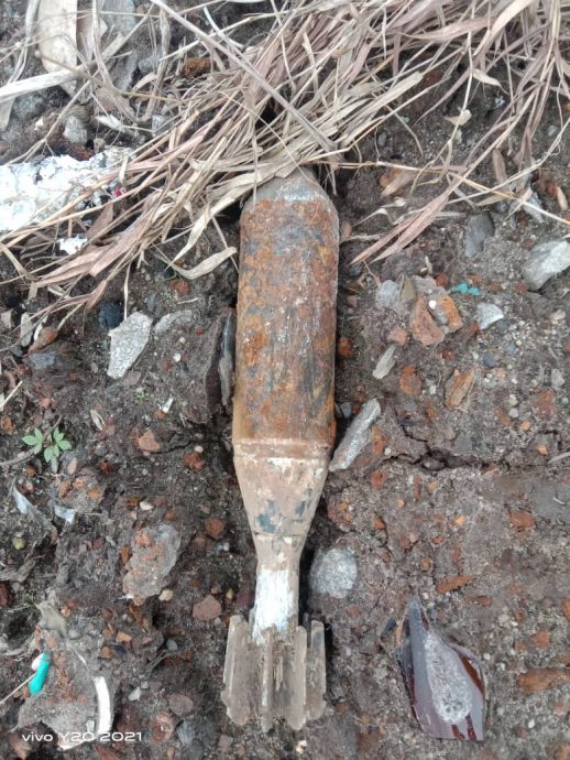 拾荒者捡到炸弹 竟带回家妻子分享