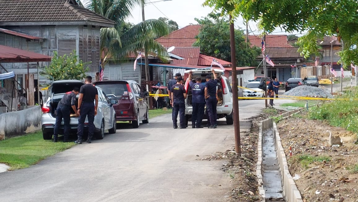 拾荒者捡到炸弹 竟带回家妻子分享