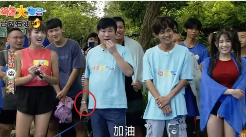 搭上20岁新欢熊霓惹怒丁柔安?64岁胡瓜暴气回应