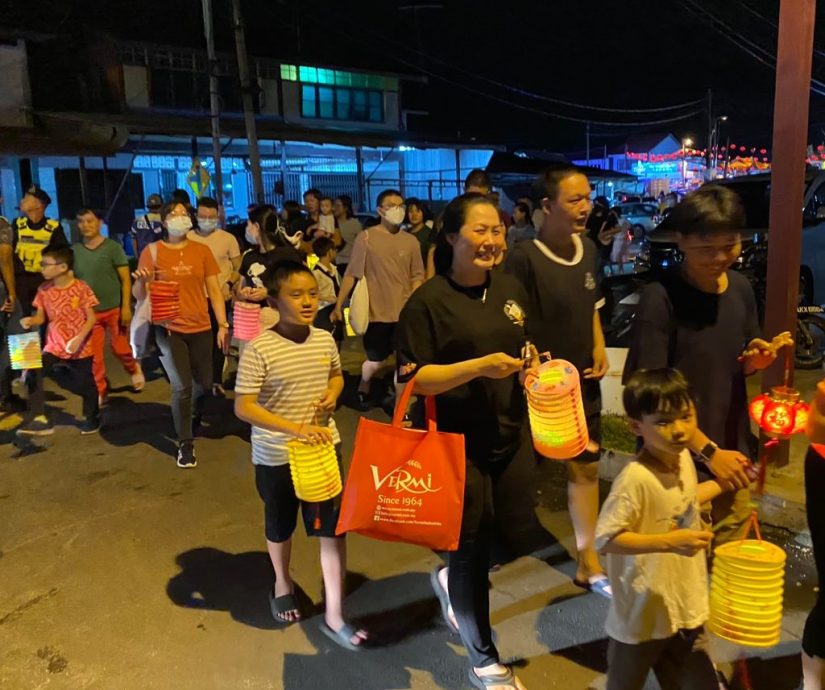 文一（大北马）角头南华中秋情义嘉年华为渔村小镇缔造佳话。