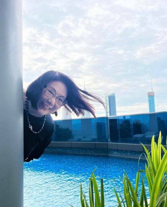 李司棋来马庆生泳池泄芳踪 胡杏儿老公沉醉椰浆饭中