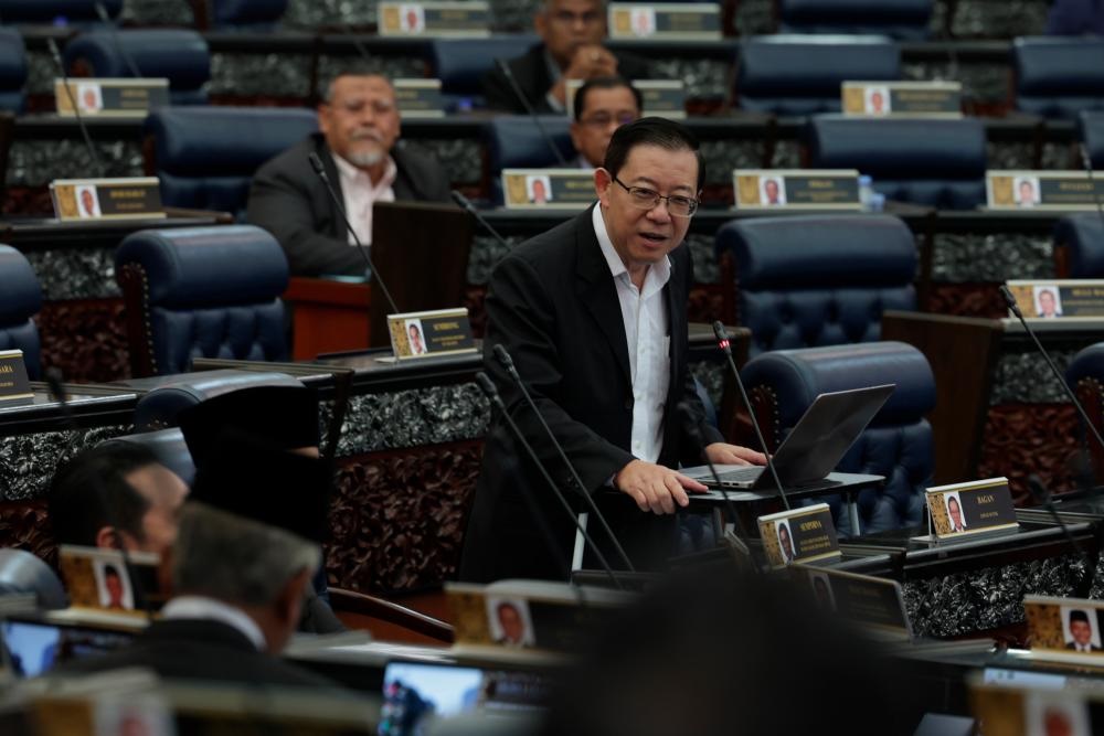 林冠英建议在2030年“将最低薪金调高至RM2000”