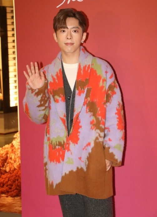 林峰预告明年办巡唱 特点名邀吴建豪任嘉宾