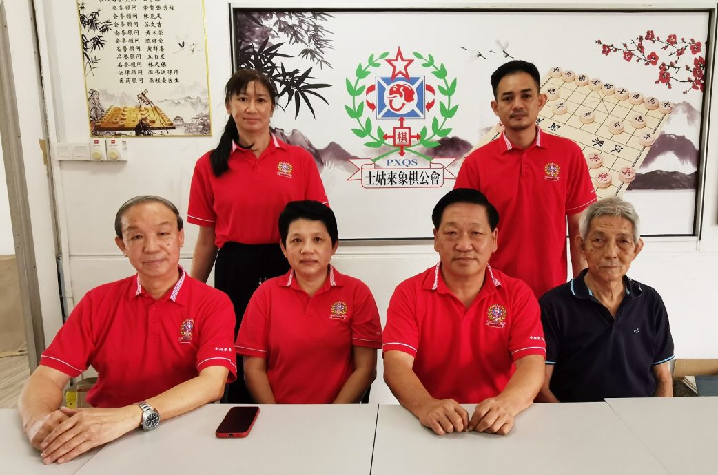 柔:【这些人那些事】:(9月11日刊登)士姑来象棋公会,从80年代咖啡店对弈起始,今进入学校培养年轻棋手