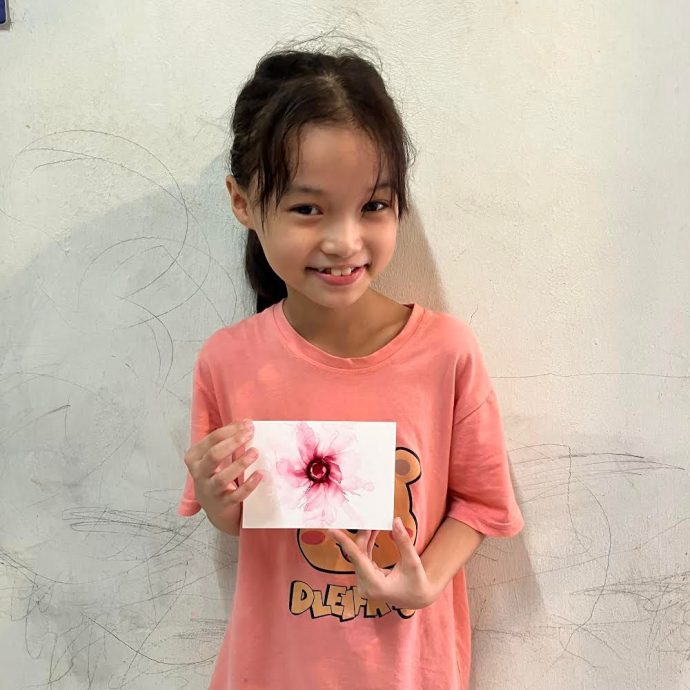 今日面谱：颜妙如的流动色彩学