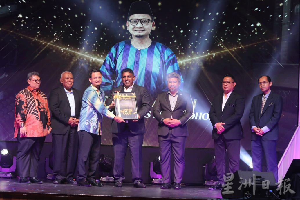 柔佛遗产基金会主办:柔佛文学奖颁奖典礼颁发总计34份奖项