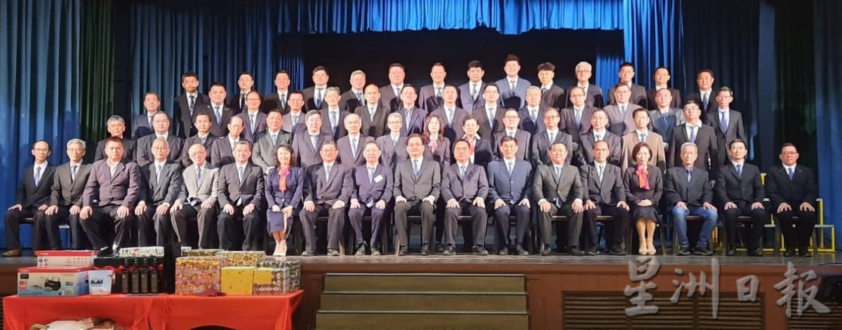 柔:新闻:徐景贤:5天制是趋势,董事会与校方正进行探讨