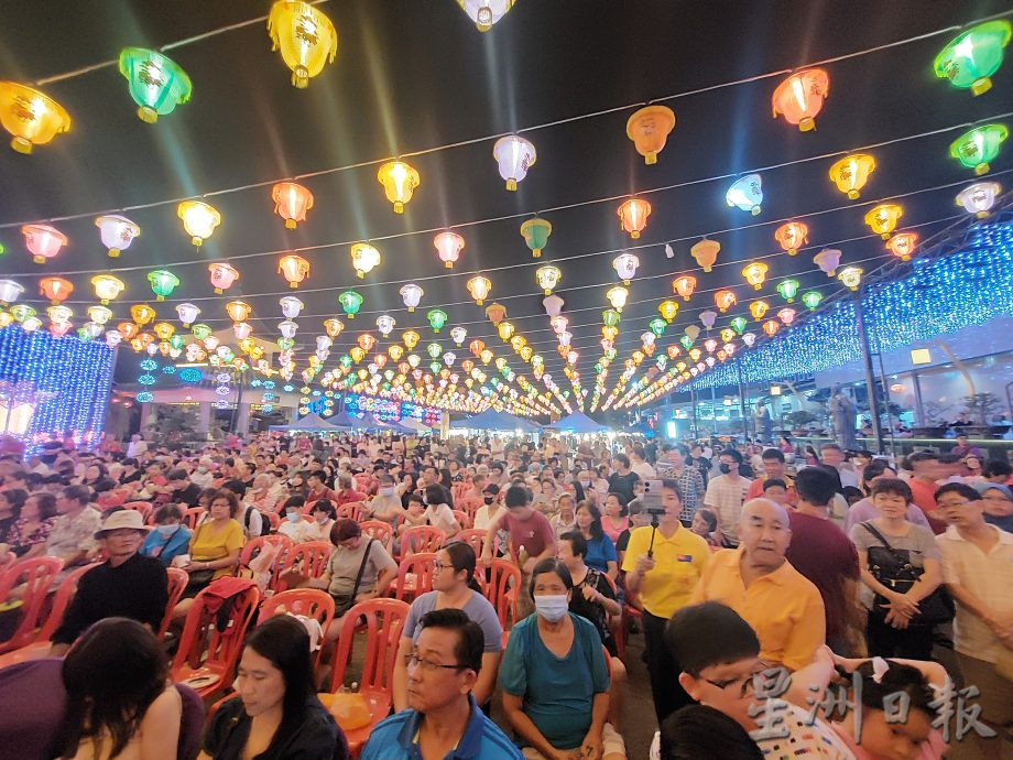 柔:新闻:德化家庭中秋园游会千人热爆紫銮阁