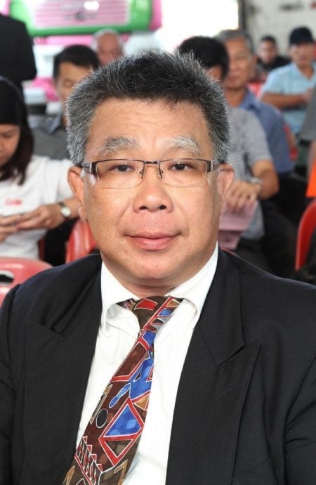 柔:暂定版三头条:“垃圾桶”罗里危害公路使用者安全,谢儒安:交通部长和陆交局应关注并采取行动对付