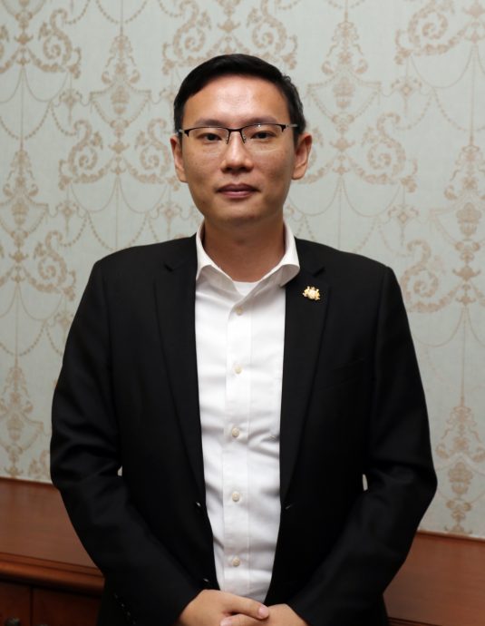 柔:李廷汉:加增液化天然气储存项目助推动发展与竞争力