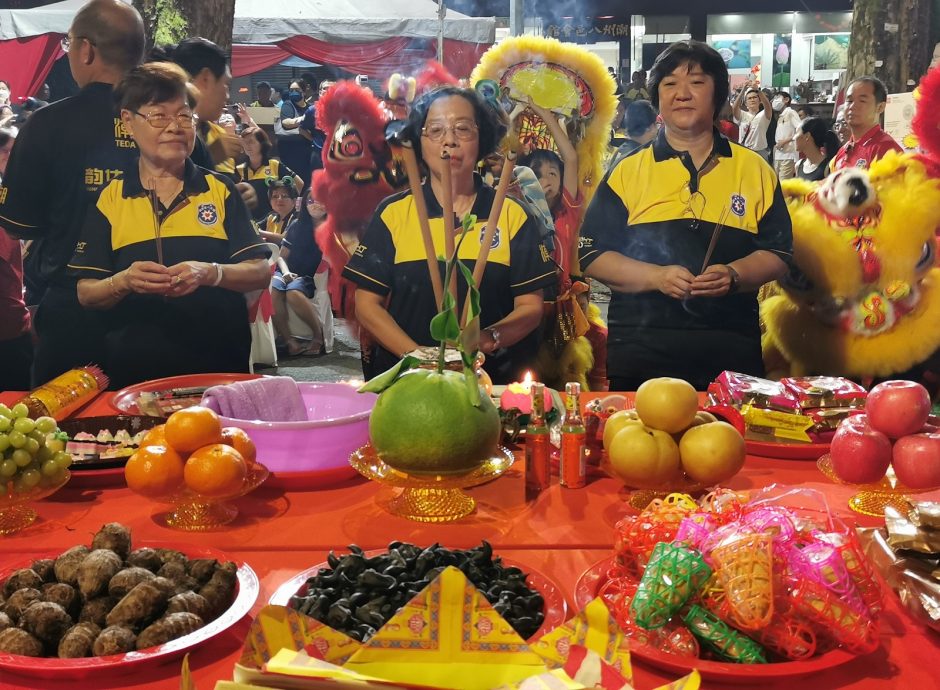 柔:柔潮州八邑会馆设计复古场景 荷塘月色提灯庆中秋