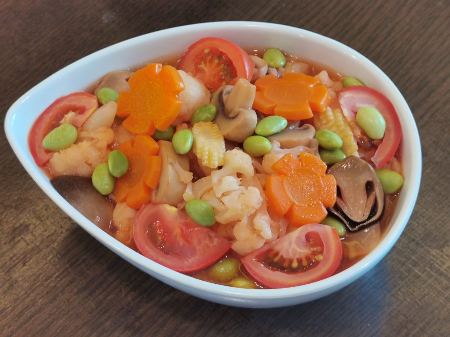 柔:食客指路之私房好菜(9月12日刊):陈凌娜搭配各色食材,健康素食色香味俱全