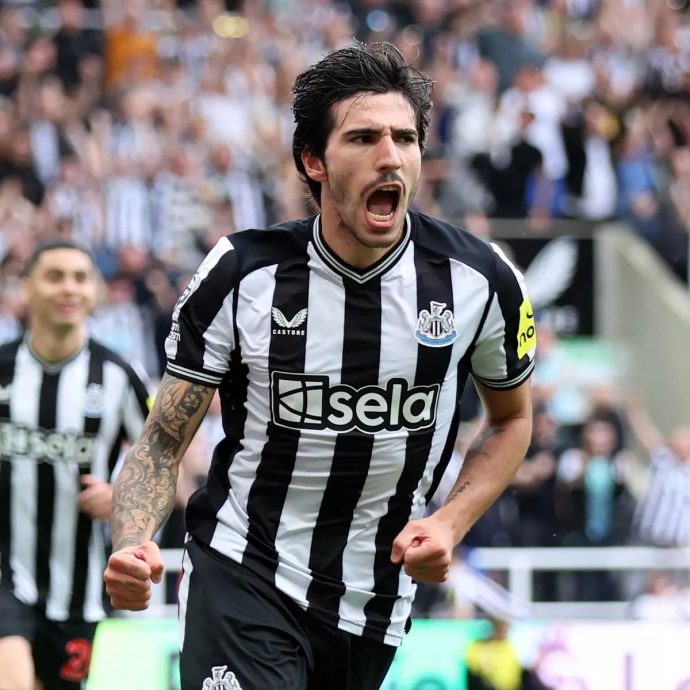 欧冠杯|超级死亡F组硬战开启 4雄揭幕战争头筹