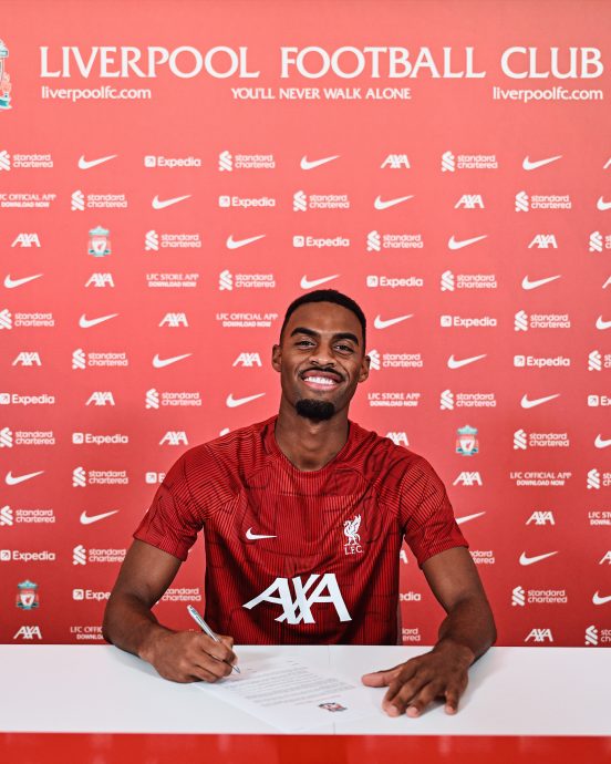 欧足夏天转会市场关闭| 曼联 巴塞 最活跃 圣杰门重金挖角穆阿尼