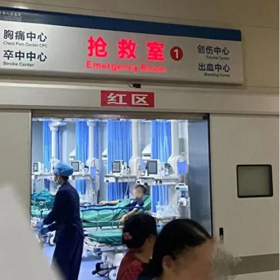 湖南中学生被罚200深蹲 隔日狂跑6圈 致血尿一度命危