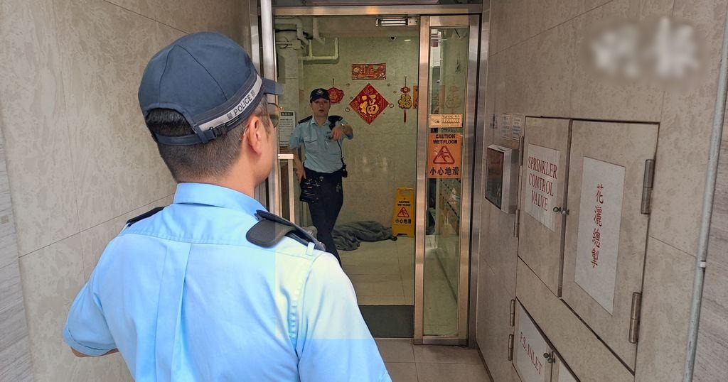  狗狗未及时入升降机　狗带被夹著惨遭勒死