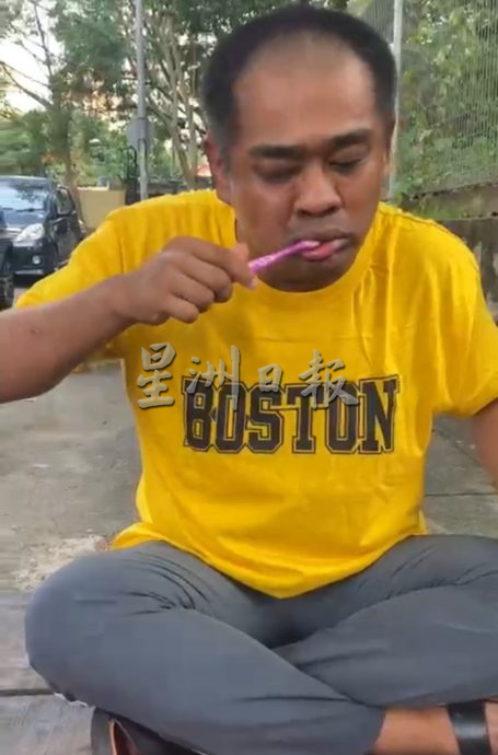 独家|马来男子求助本报 “阿强睡街满身伤 盼不到家人” 