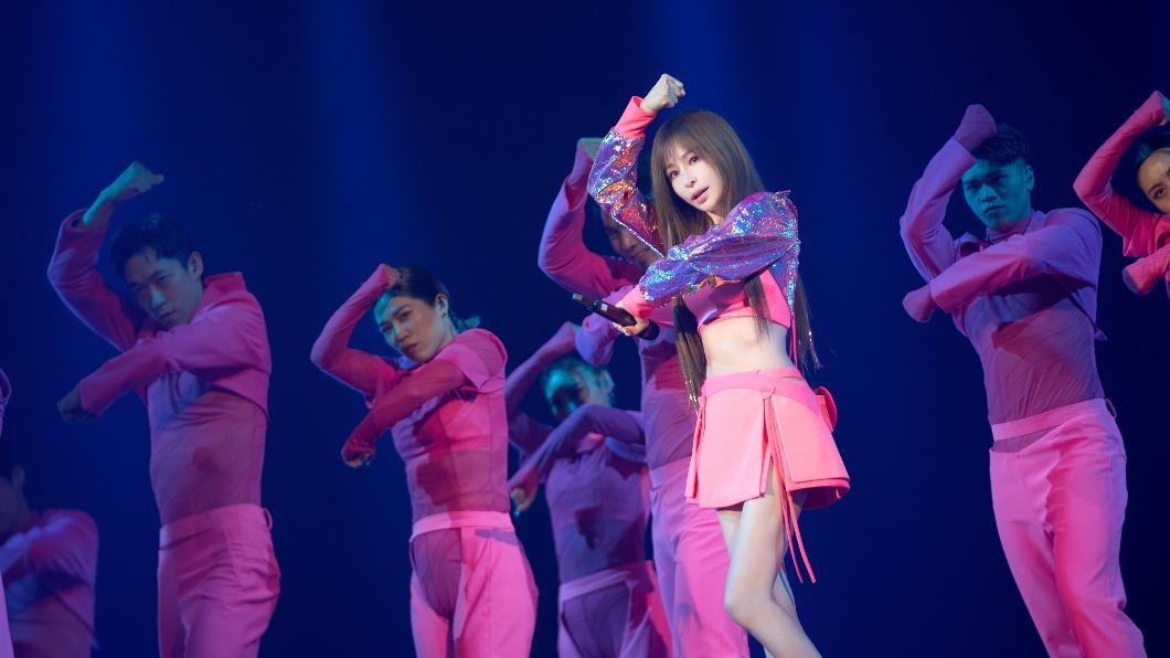 王心凌吃药吃到吐 鼻抽出小拇指大血块