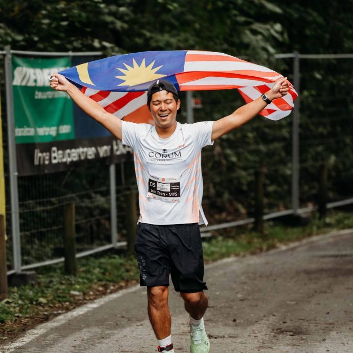 瑞士超级铁人三项赛| 亚洲历来首位完成赛事  刘俊腾再创下壮举