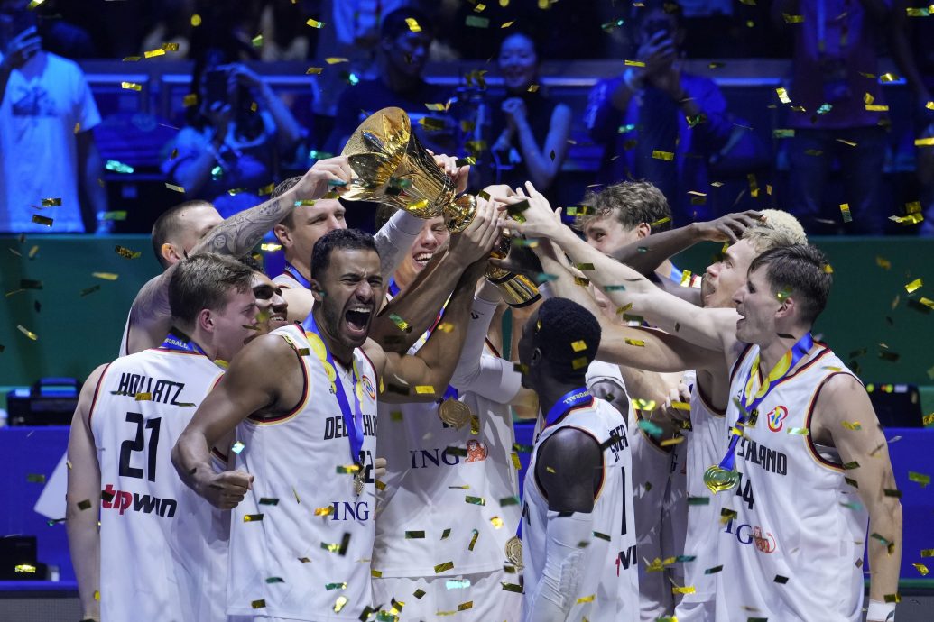 男篮世界杯|8战全胜首登世界之巅  德国强势崛起