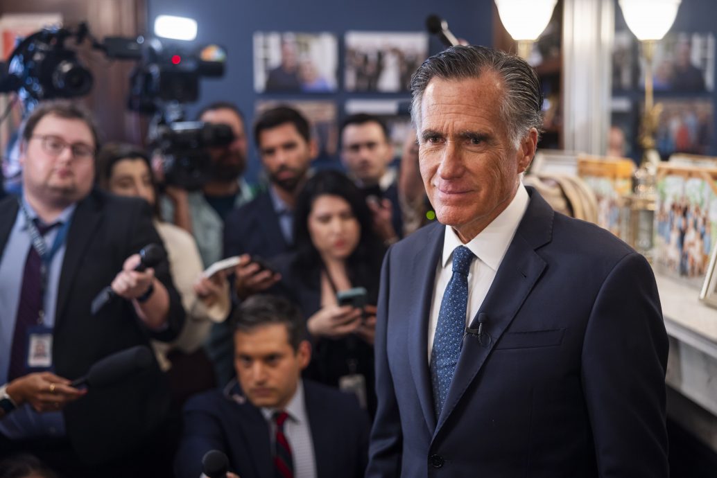 看世界)特朗普死对头 参议员罗姆尼宣布不再竞选连任